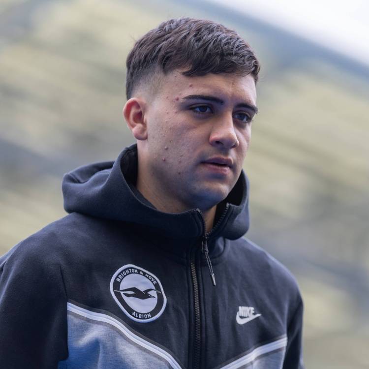 德天空:药厂在和布莱顿谈布纳诺特,多特也在竞争&报价埃切维里 德天空:药厂在和布莱顿谈布纳诺特,多特也在竞争&报价埃切维里