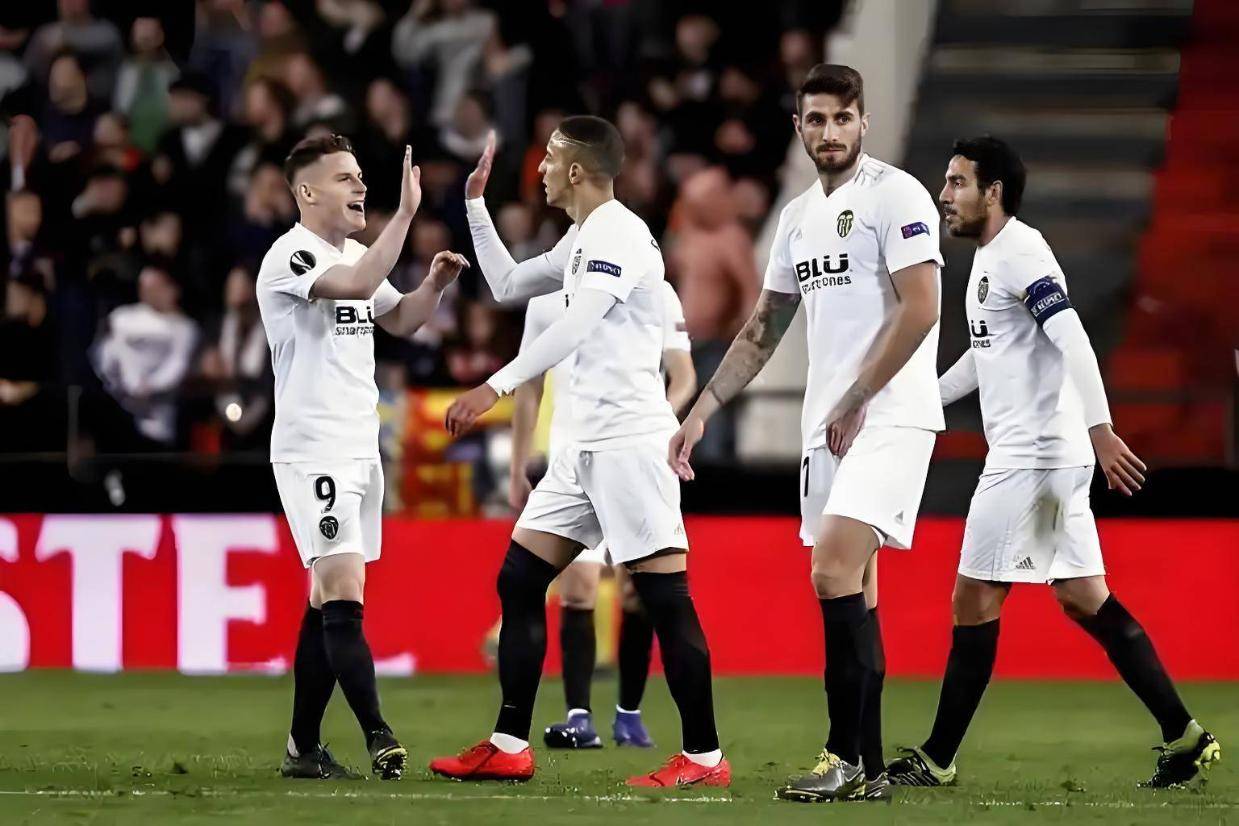 西甲:皇家马德里VS奥萨苏纳比赛分析 西甲:皇家马德里VS奥萨苏纳比赛分析