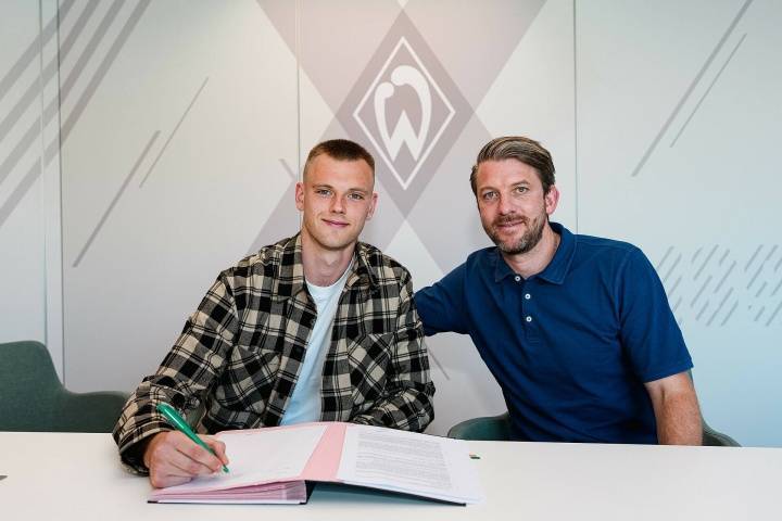 官方:不莱梅租借23岁阿森纳门将卡尔-海因,租期1年 官方:不莱梅租借23岁阿森纳门将卡尔-海因,租期1年