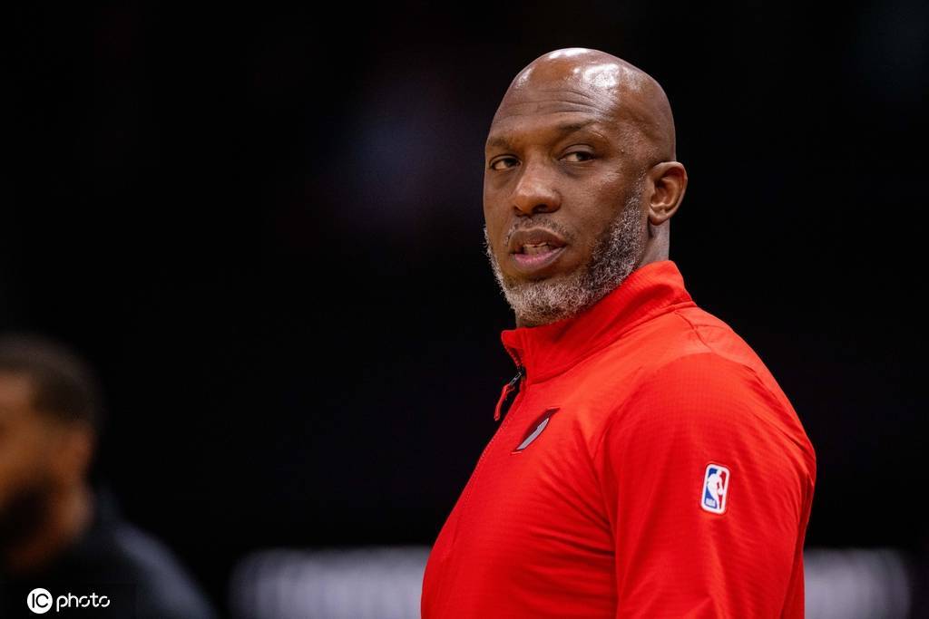 比卢普斯是历史唯一一位 对乔科詹胜率均为正的球员 比卢普斯是历史唯一一位 对乔科詹胜率均为正的球员