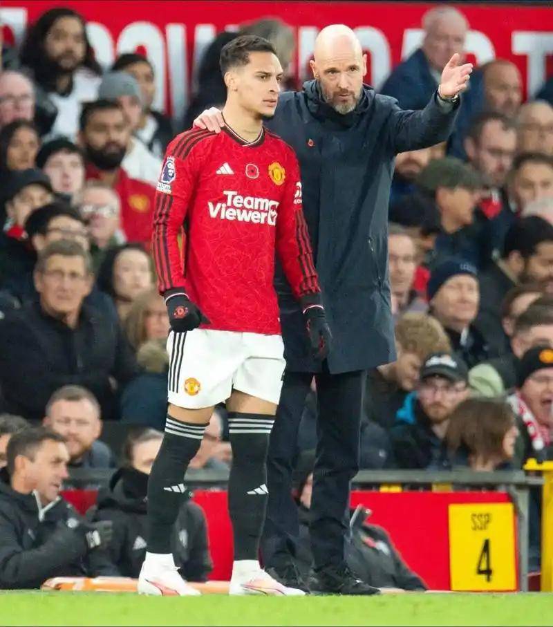 滕哈赫光速下课!比赛战绩不佳只是借口,无意得罪高层导致离任? 滕哈赫光速下课!比赛战绩不佳只是借口,无意得罪高层导致离任?